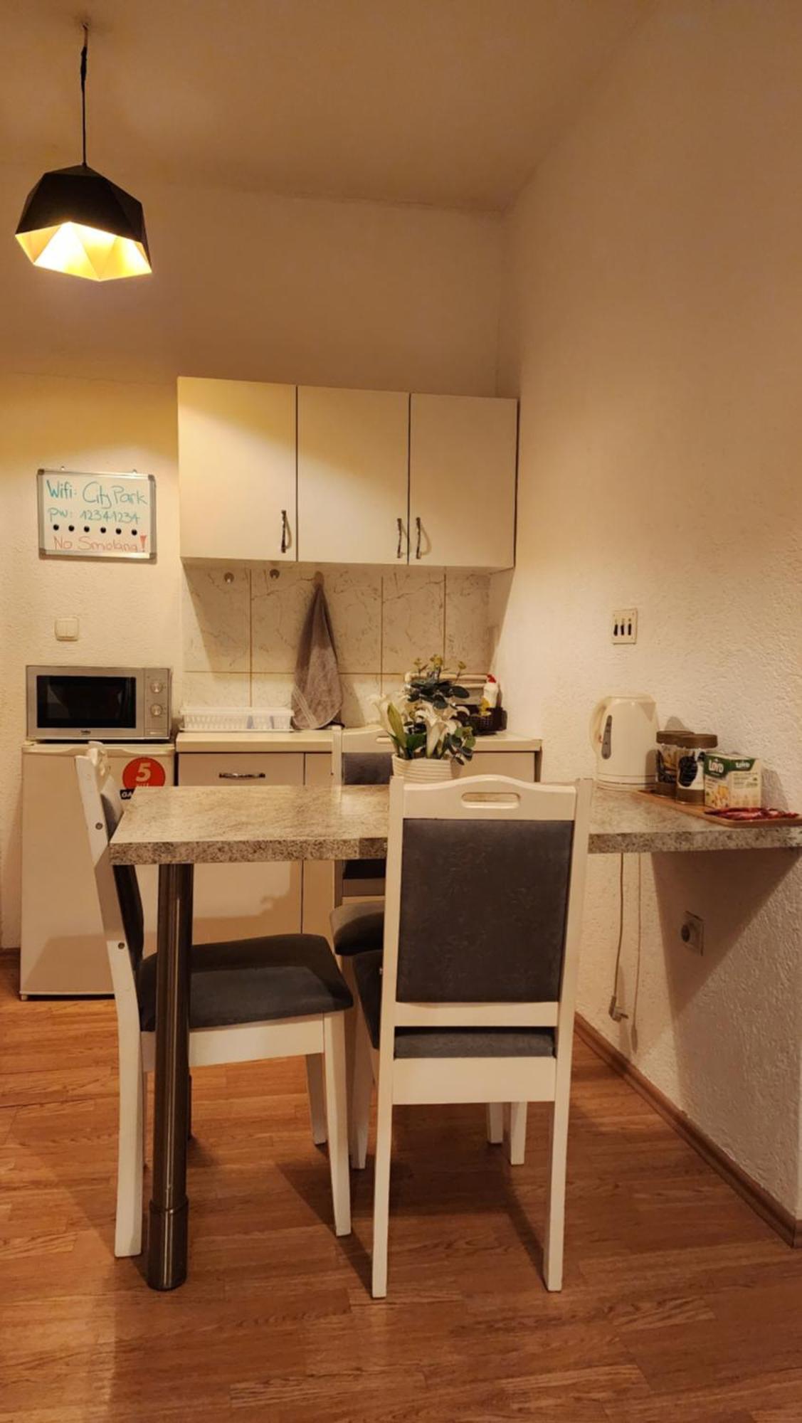 פרישטינה City Park Apartments מראה חיצוני תמונה